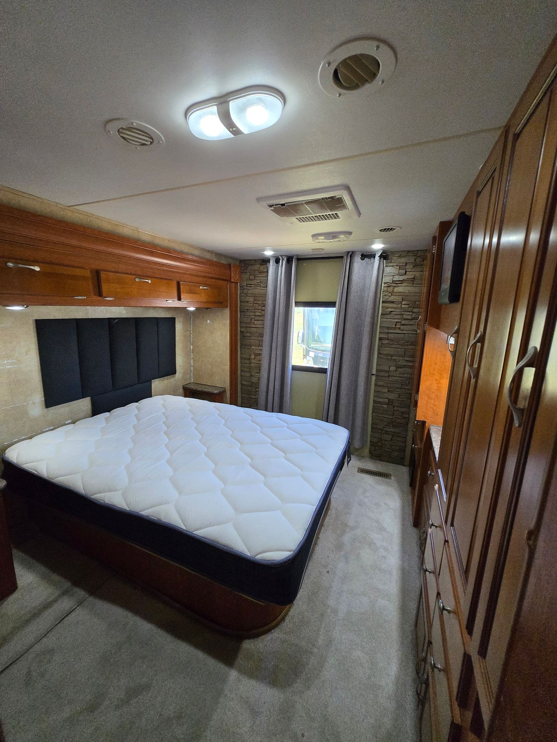 2009 Forest River Georgetown 373DS