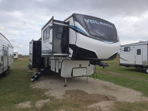 2022 Keystone Volante 3851FL