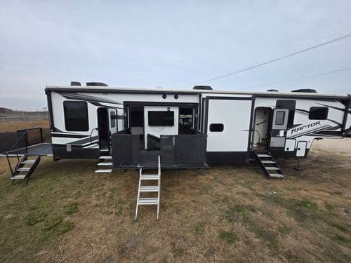 2022 Keystone Raptor 429