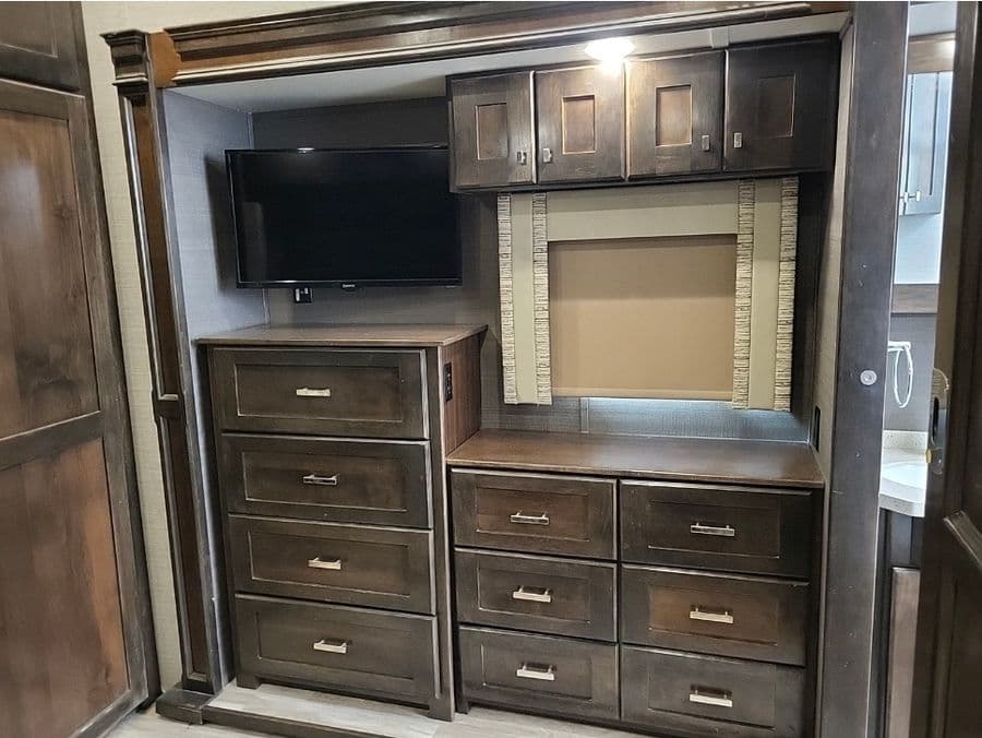 2018 Keystone Avalanche 300RE