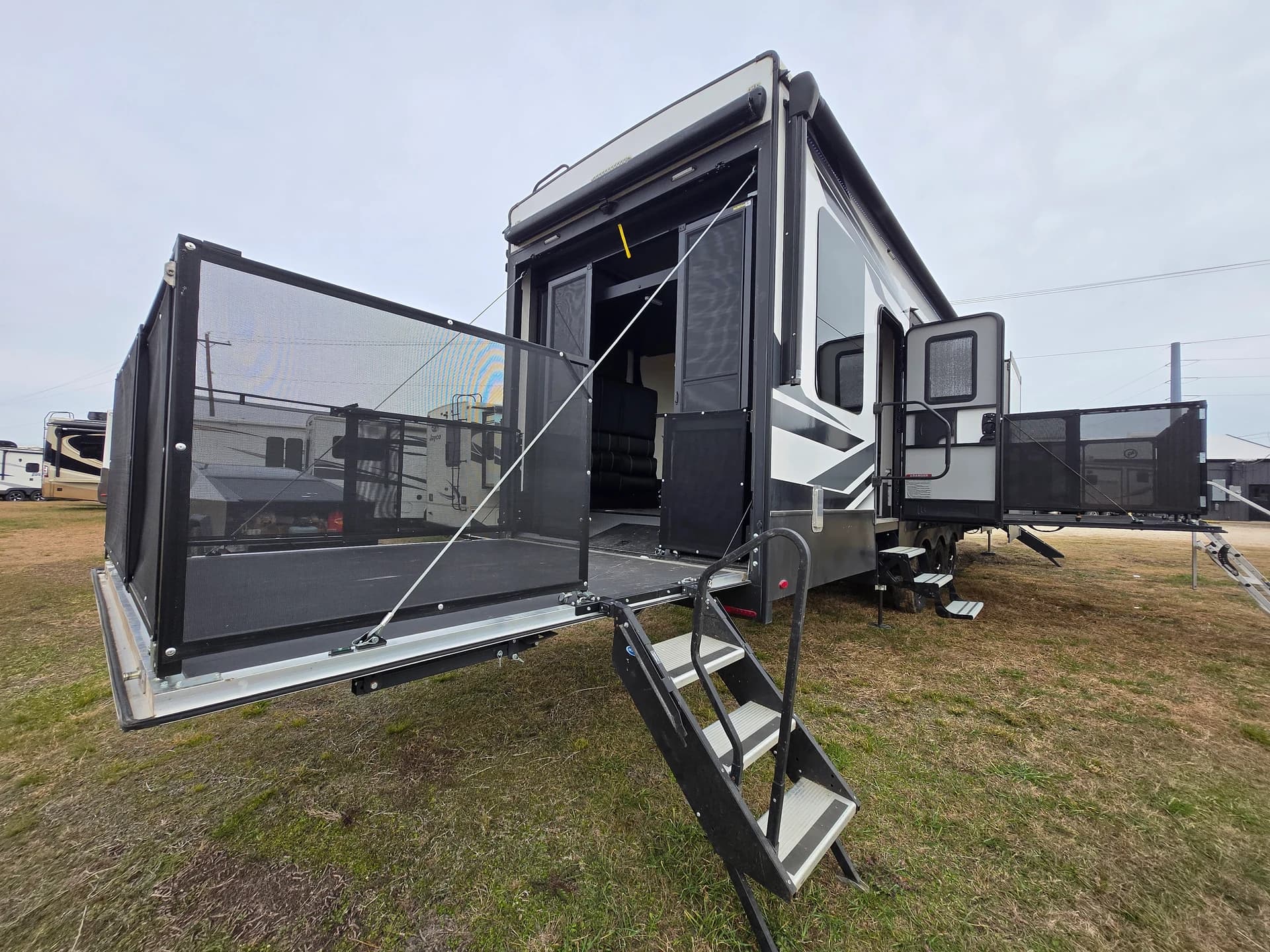 2022 Keystone Raptor