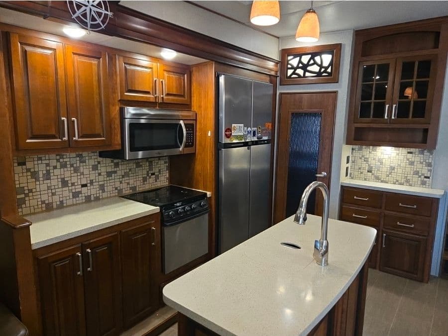 2018 Keystone Avalanche 300RE