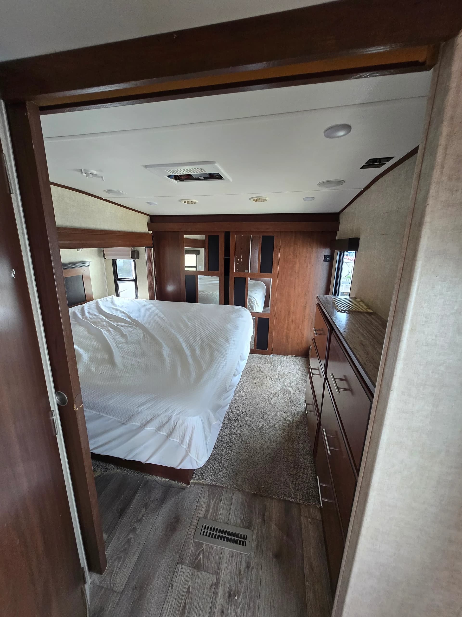 2015 Heartland Elkridge 37ULTA