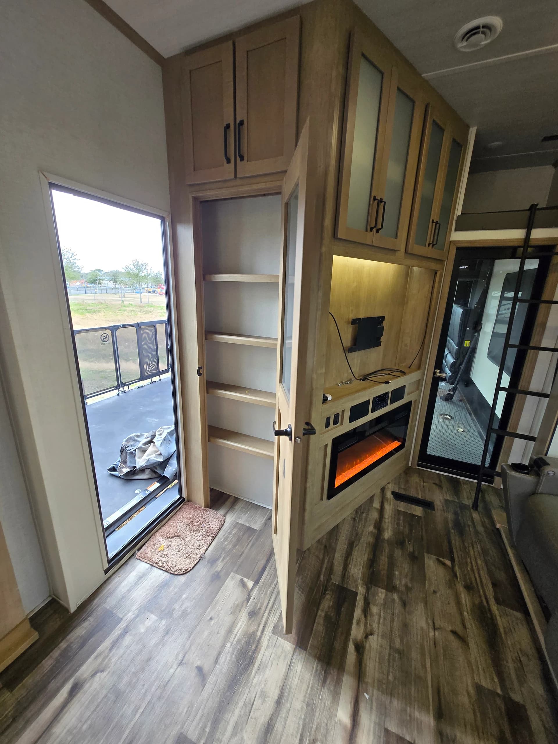 2022 Keystone Raptor