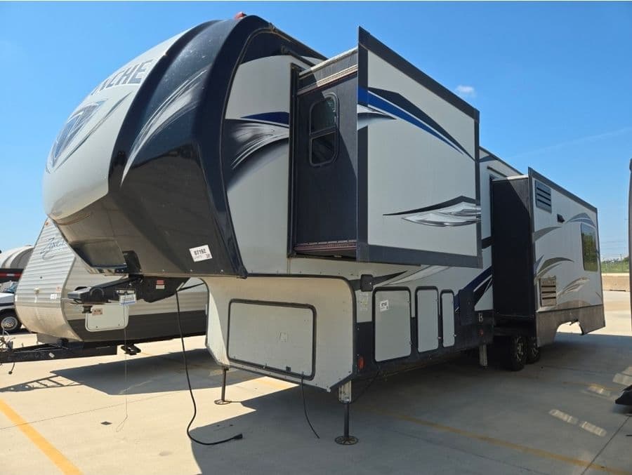 2018 Keystone Avalanche 300RE