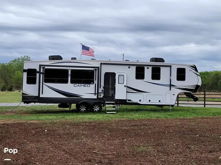2021 Crossroads Cameo 3891MK Fifth Wheel