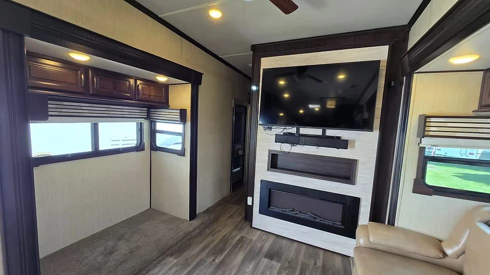 2017 Forest River Columbus F386FK