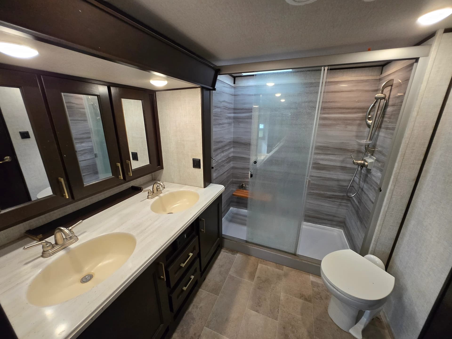 2021 Palomink Columbus 388FK