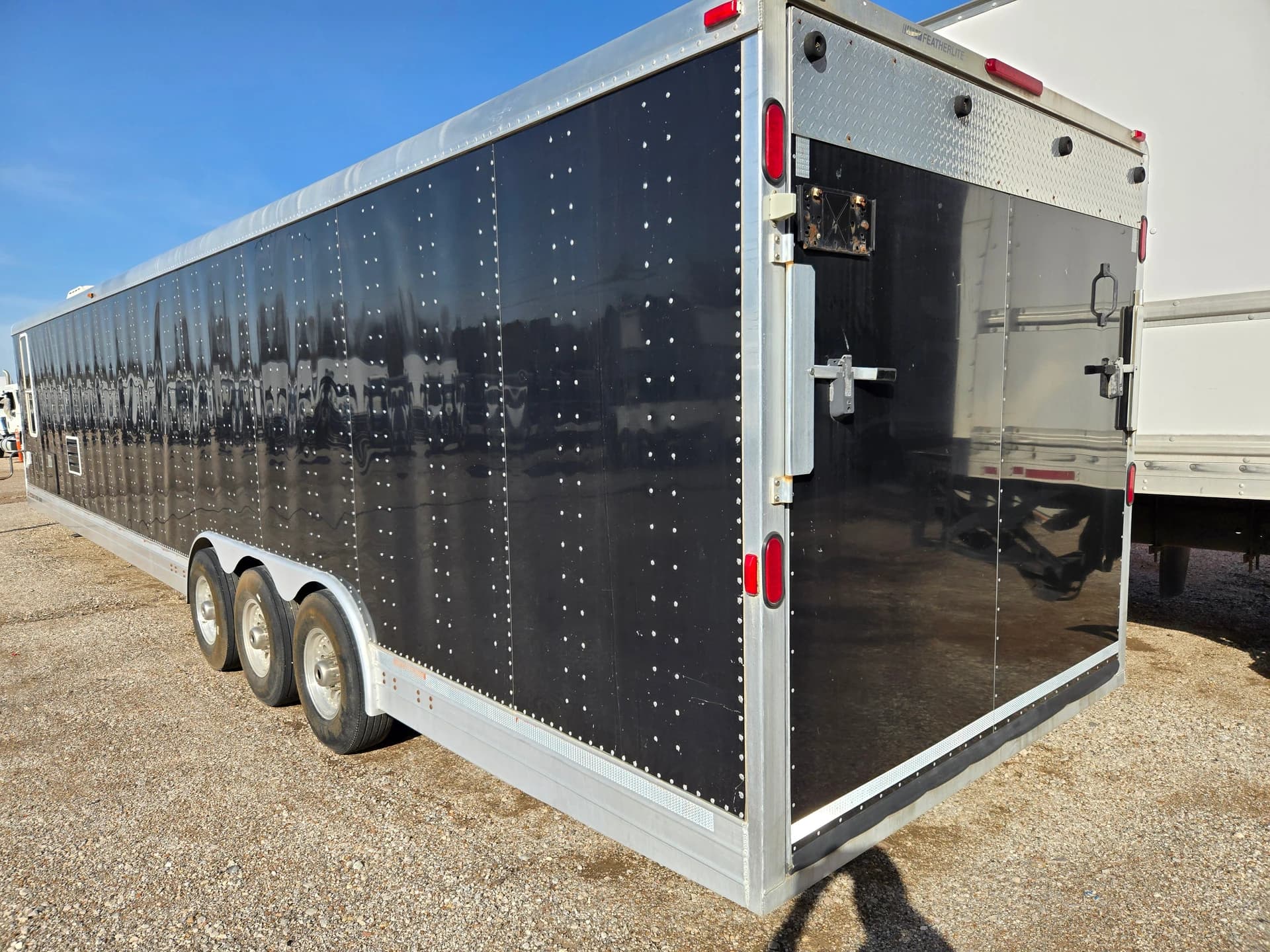 2004 Featherlite 4941 86X40