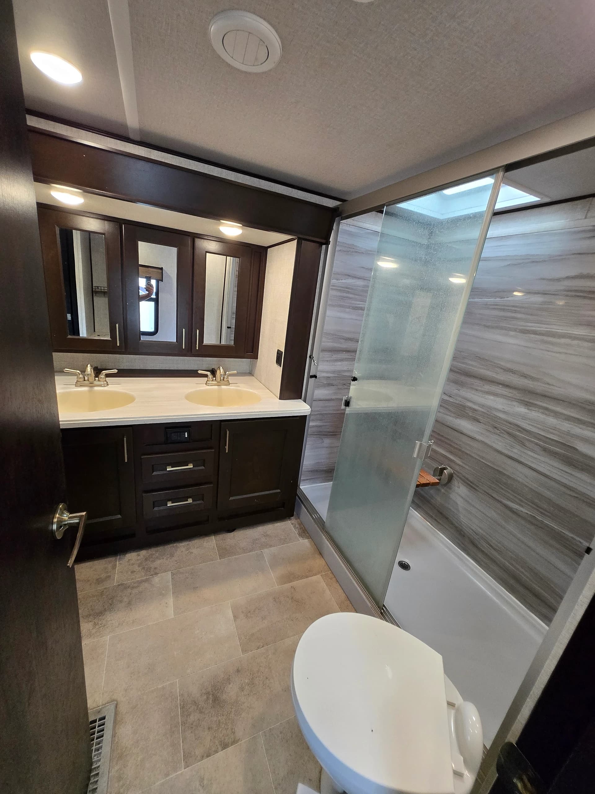 2021 Palomink Columbus 388FK