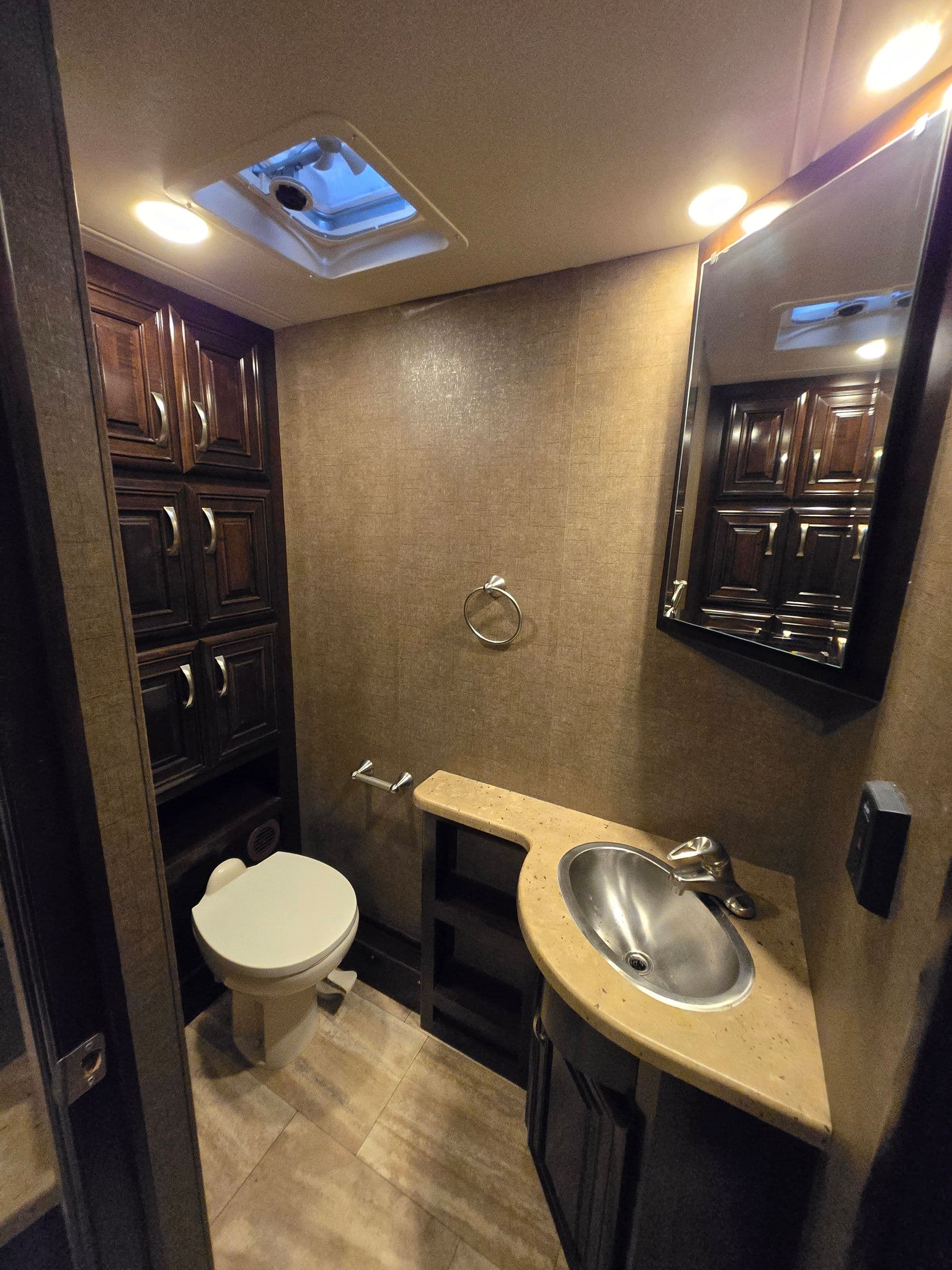 2017 Thor Challenger 37LX