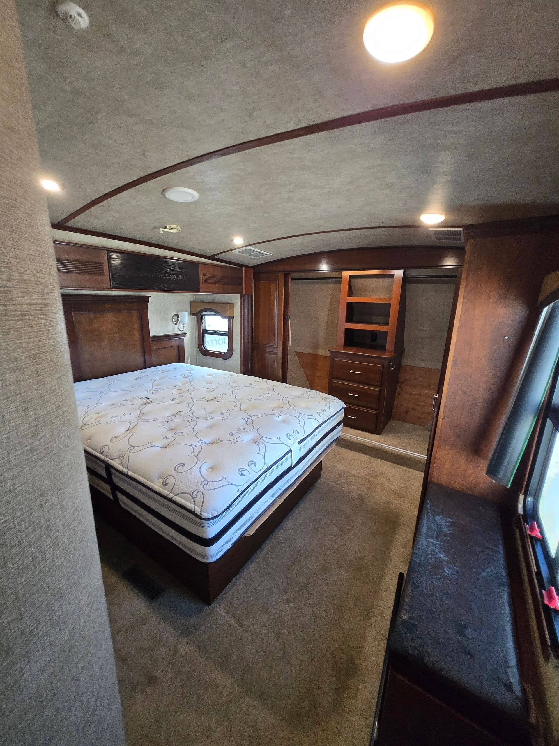 2015 Keystone Montana Big Sky 382RL