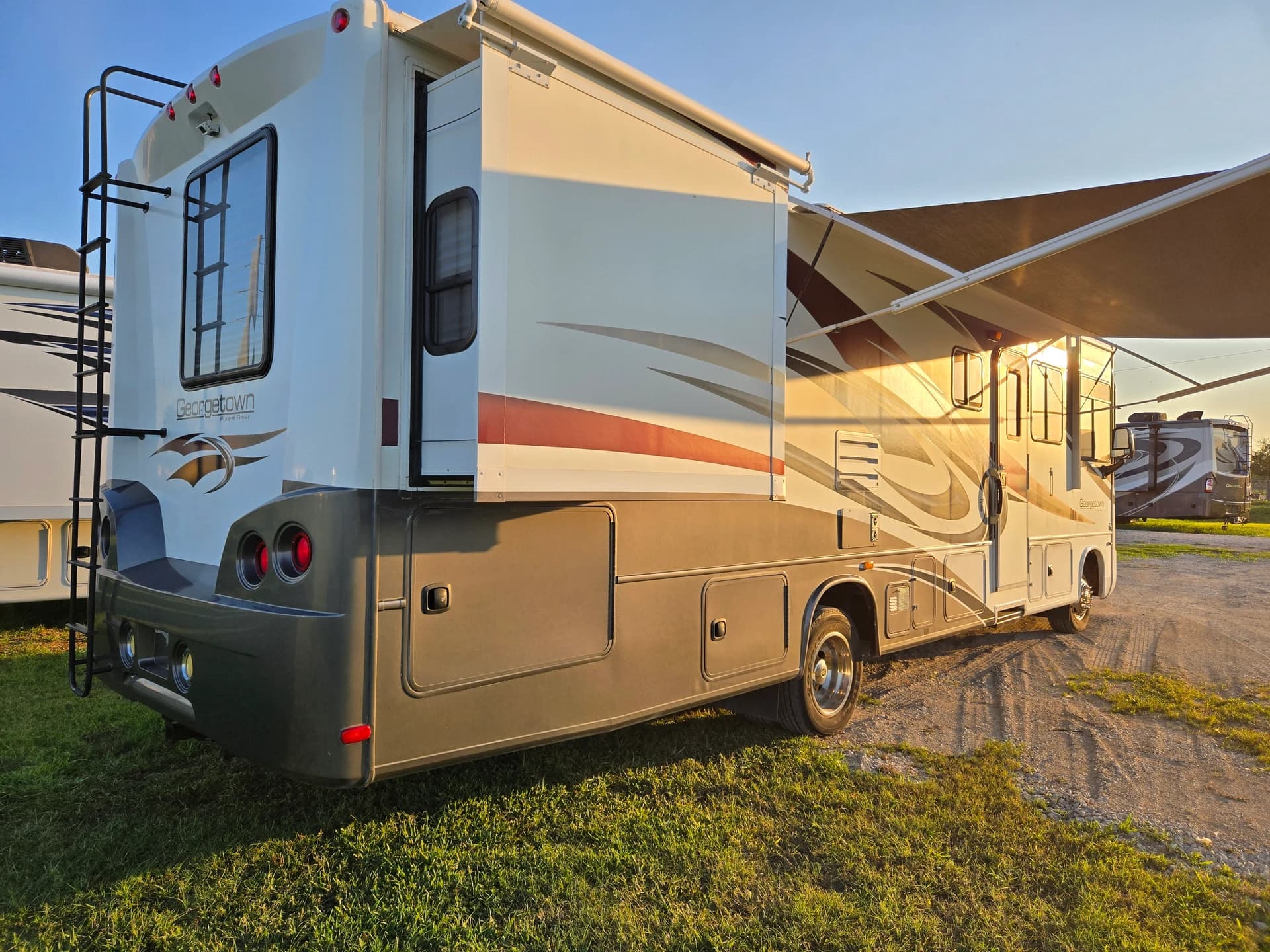 2013 Georgetown 327DS