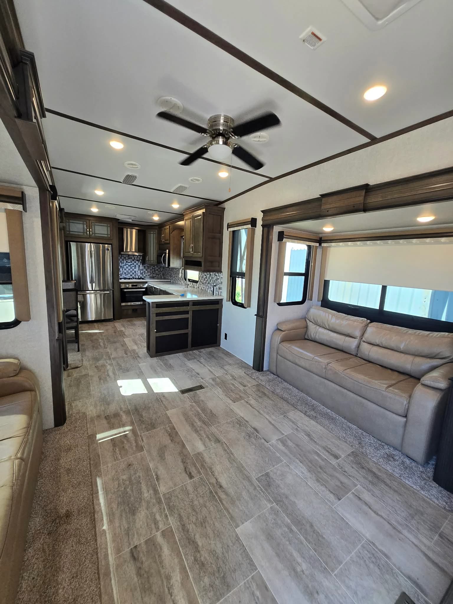2019 Keystone Montana 3701LK