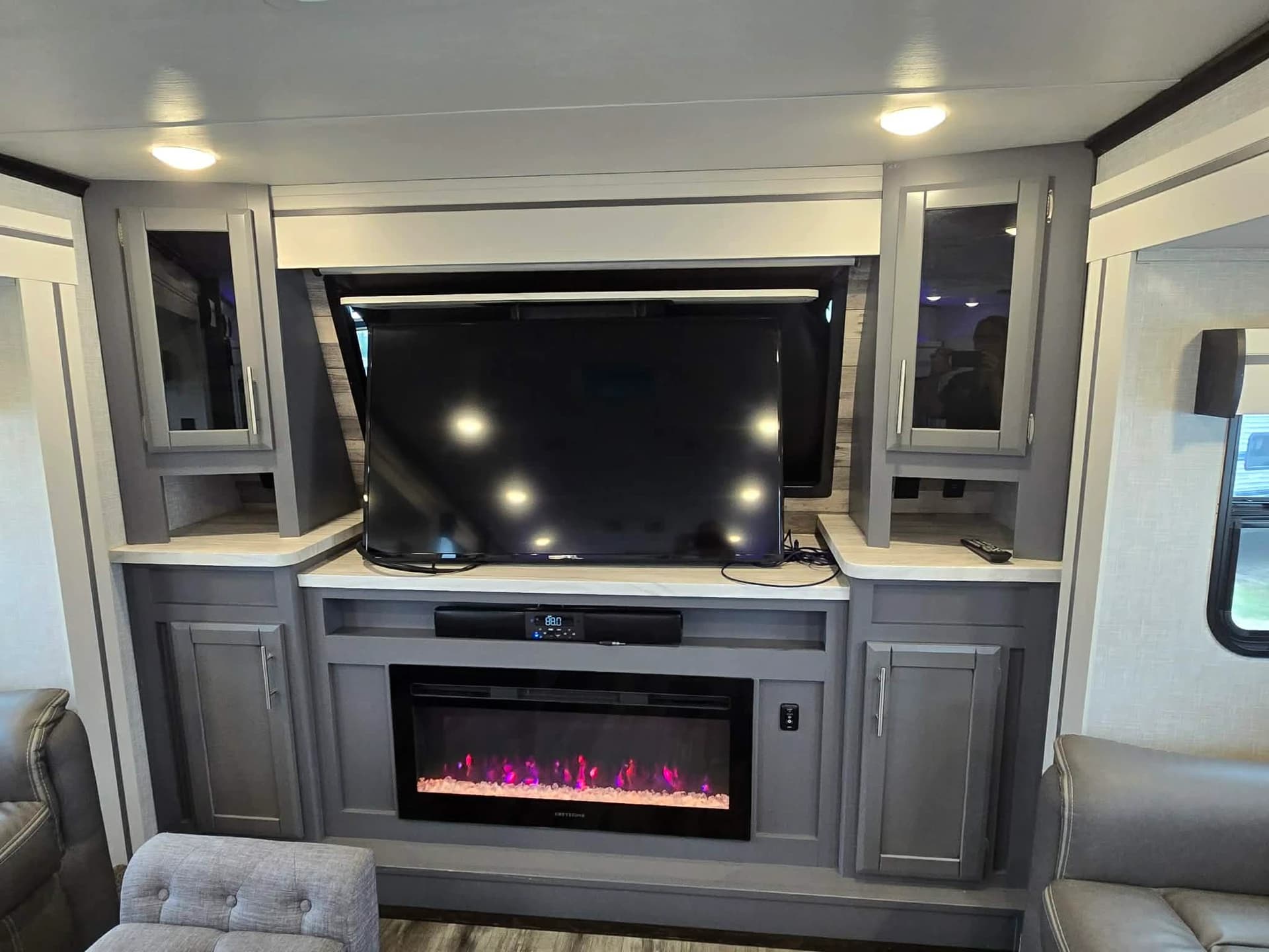 2022 Keystone Volante 3851FL