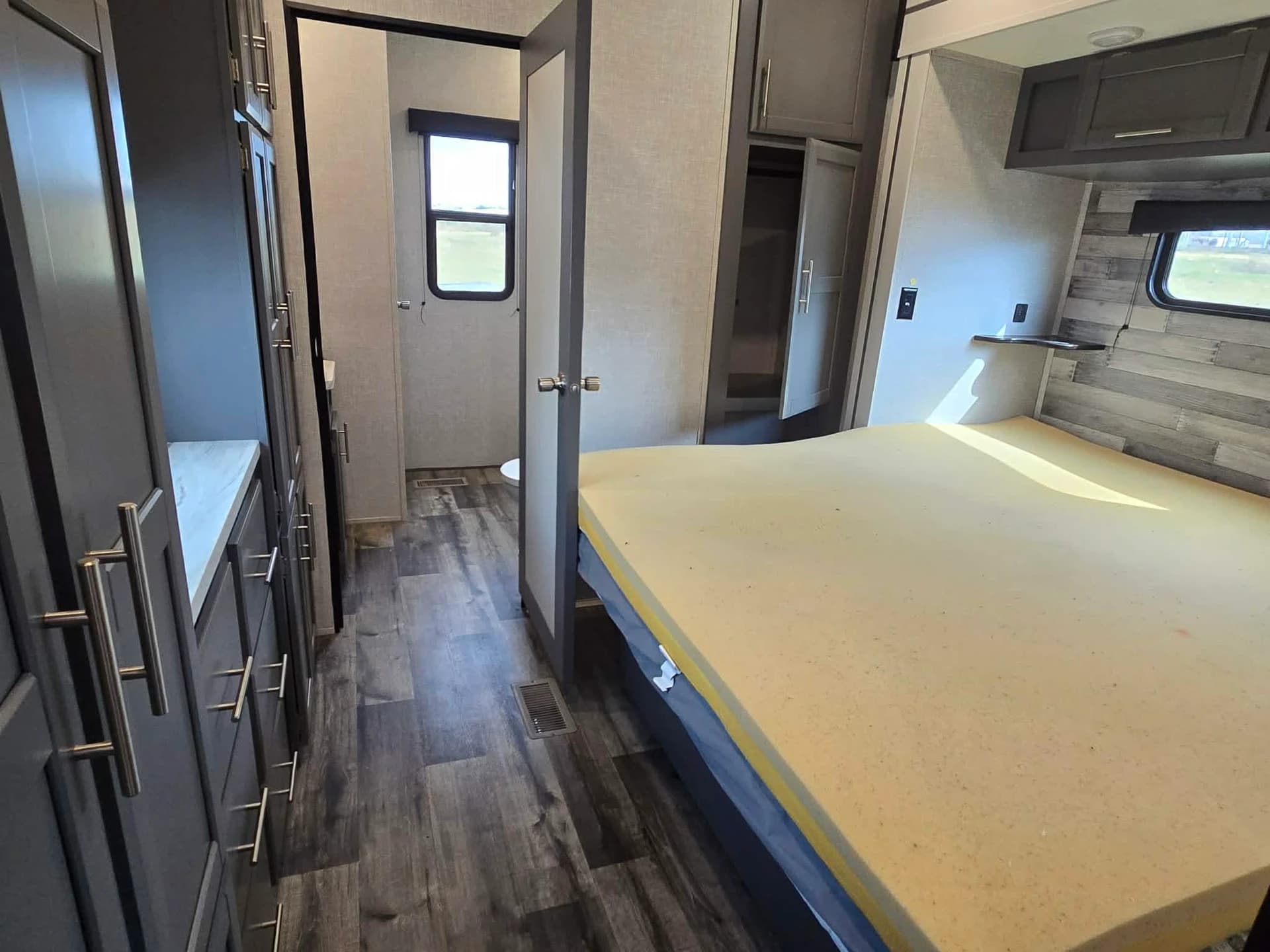 2022 Keystone Volante 3851FL