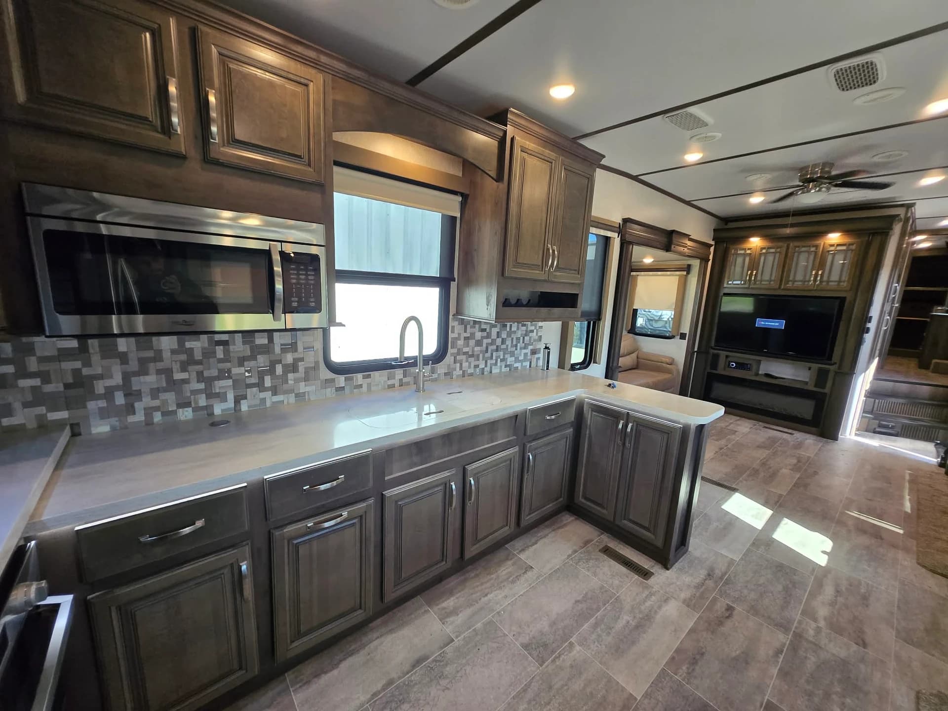 2019 Keystone Montana 3701LK