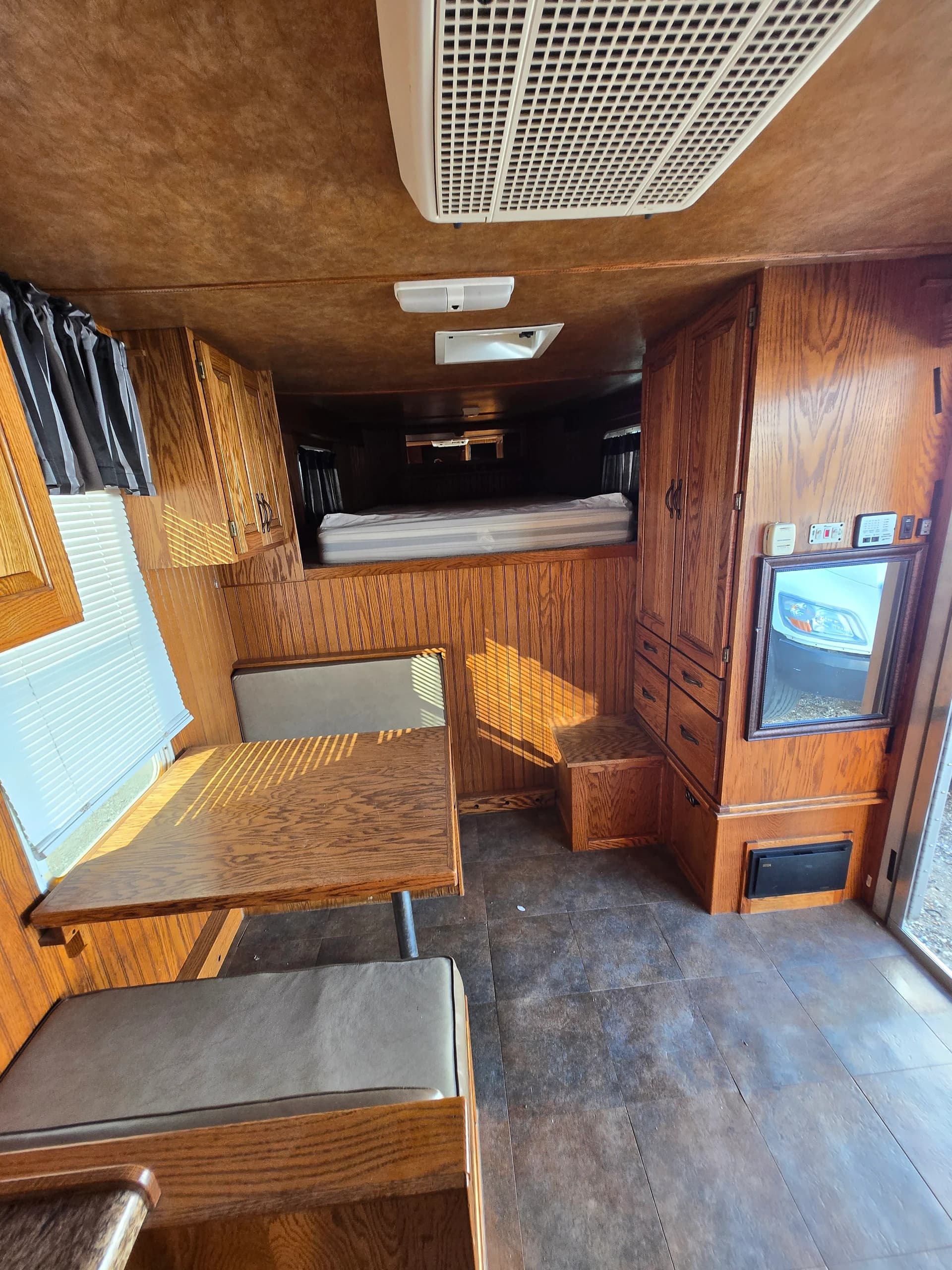 2004 Featherlite 4941 86X40
