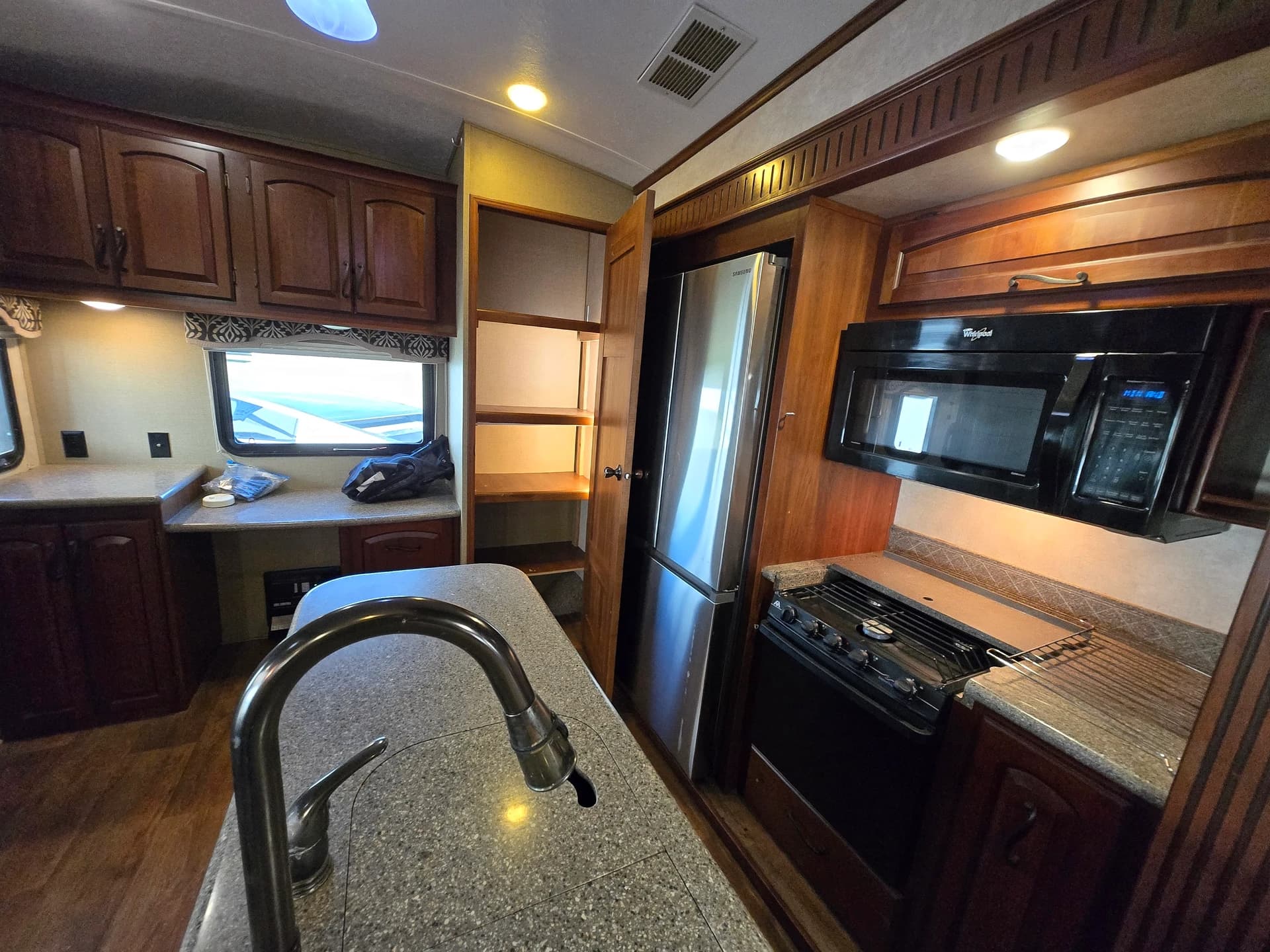 2015 Keystone Montana 3735MK