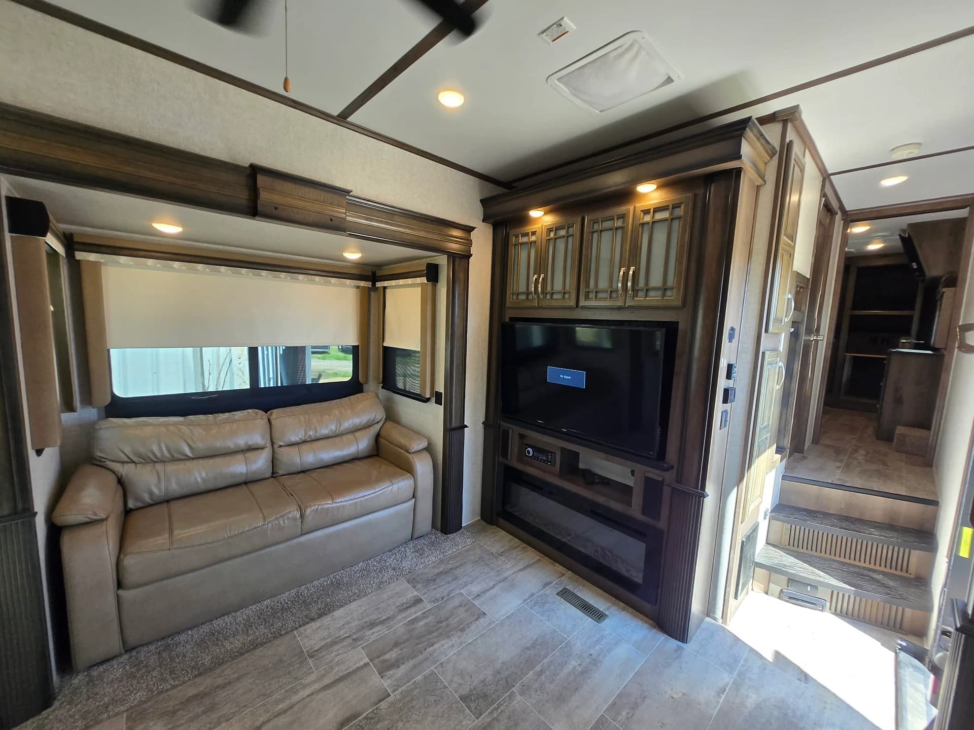 2019 Keystone Montana 3701LK