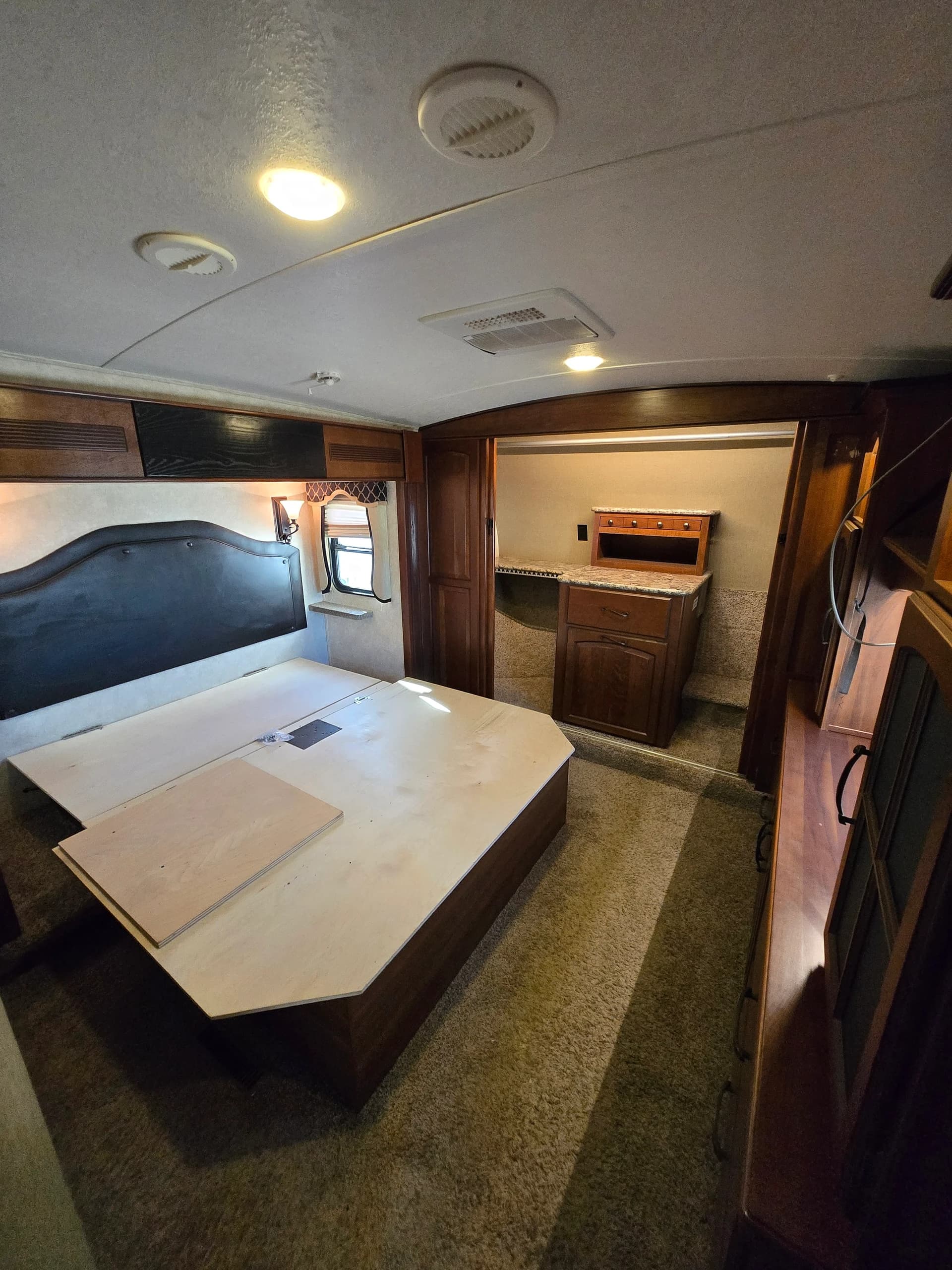 2015 Keystone Montana 3735MK