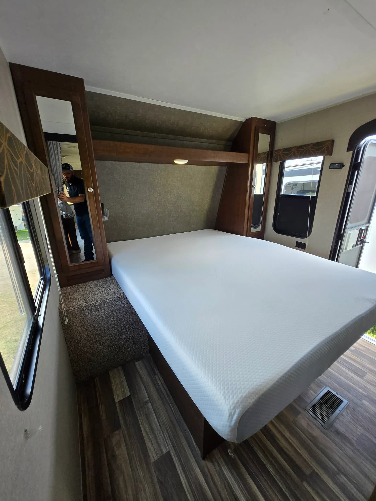 2024 Keystone Hideout 26RLS