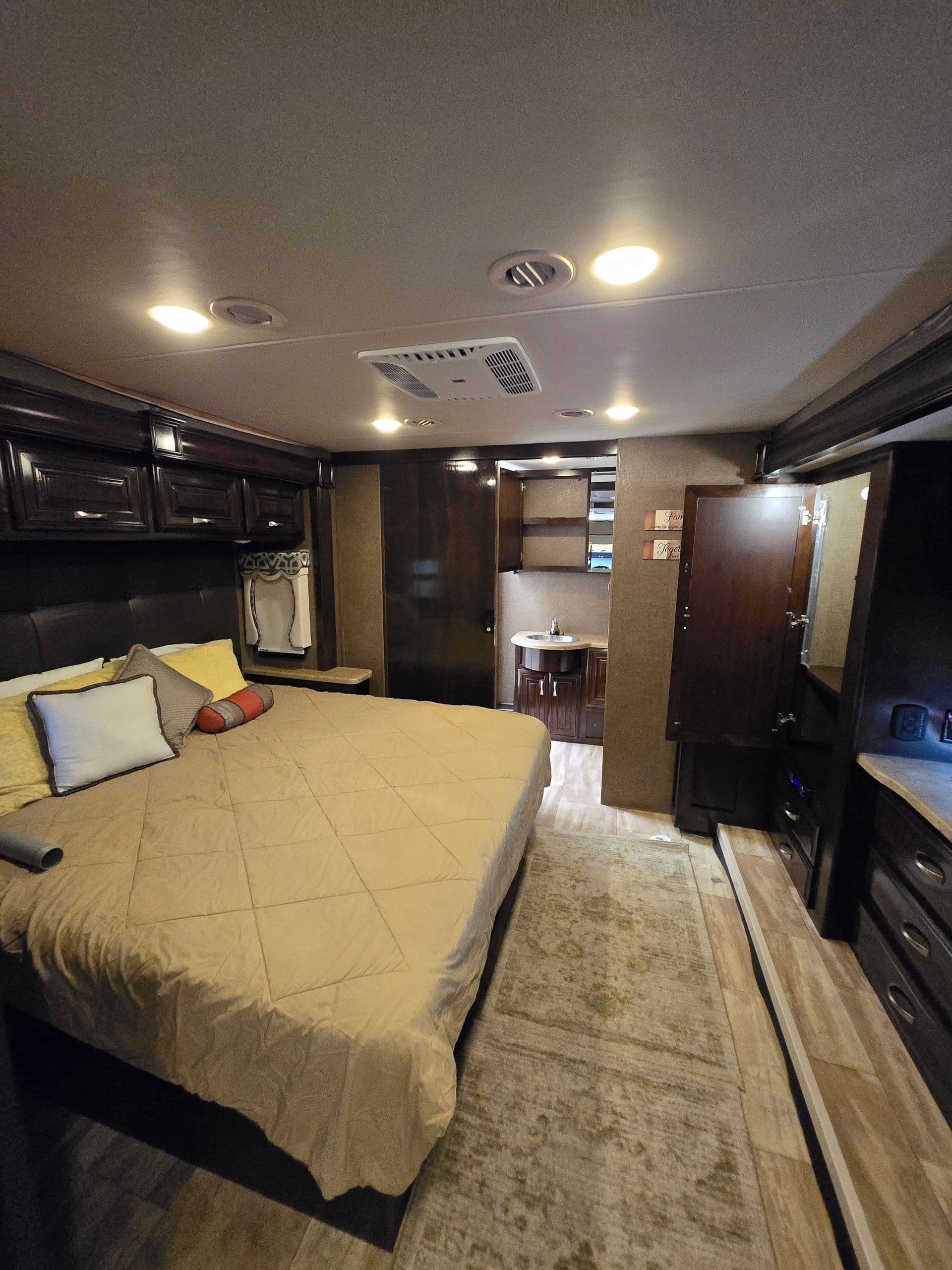 2017 Thor Challenger 37LX