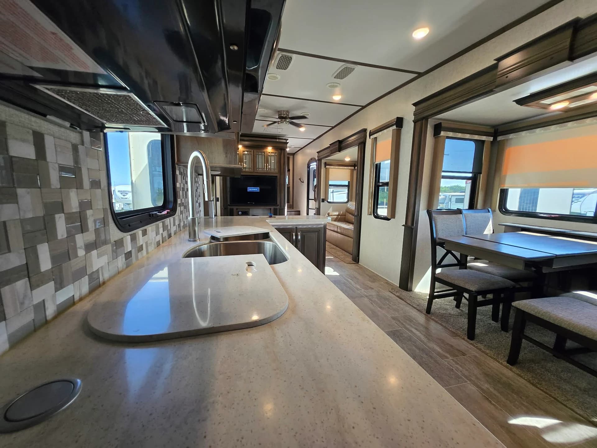2019 Keystone Montana 3701LK