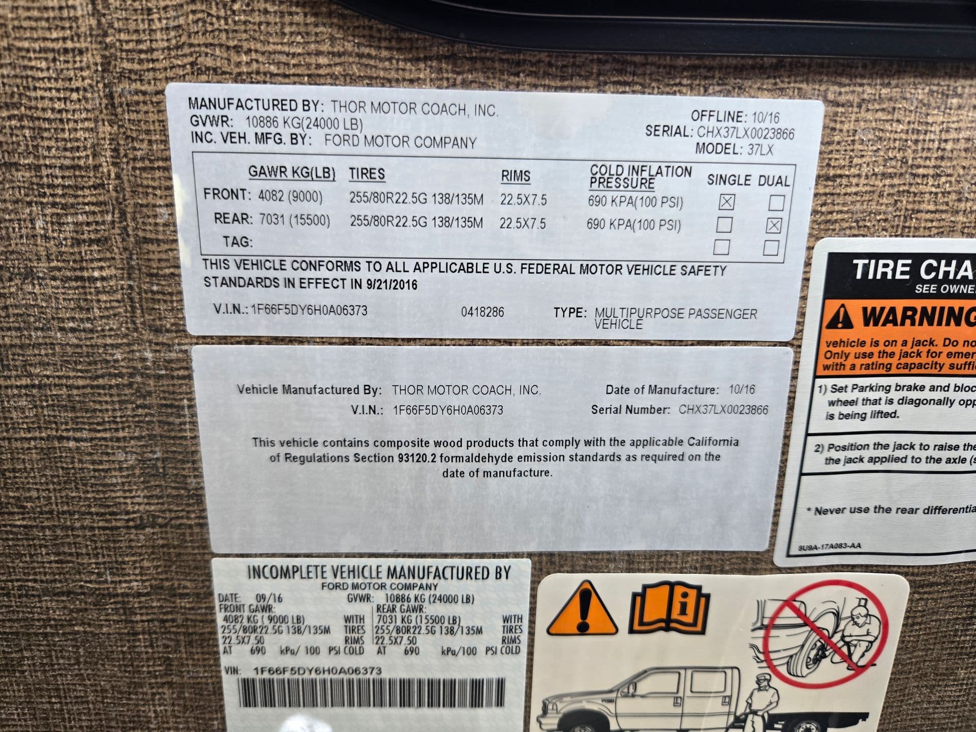 2017 Thor Challenger 37LX