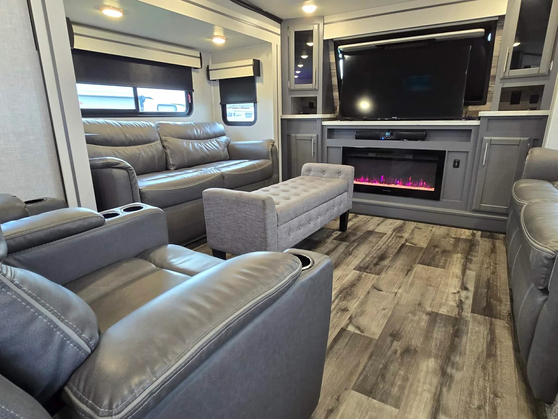 2022 Keystone Volante 3851FL